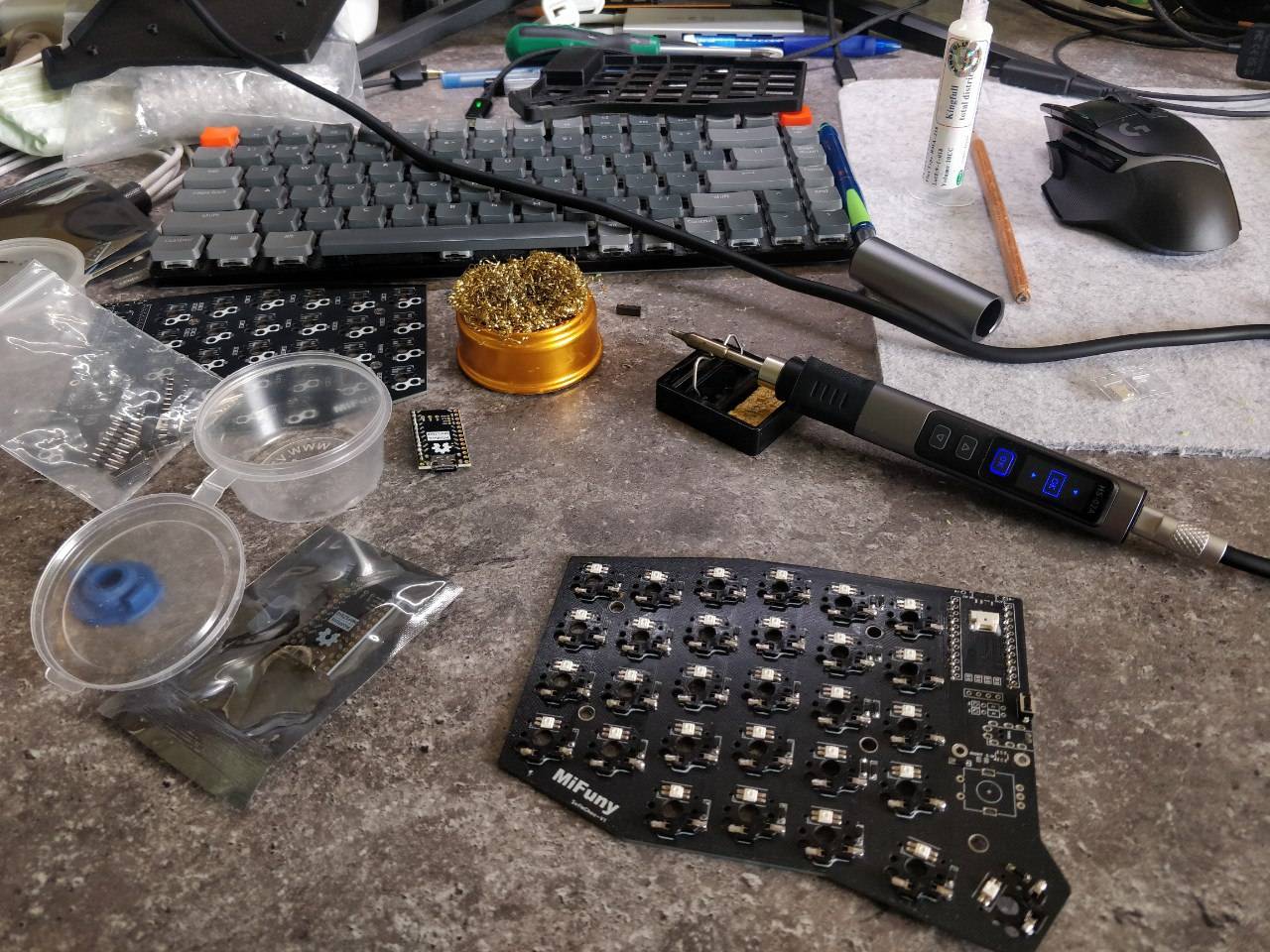 Опыт в smd пайке имелся, так что это для меня оказалось нечто вроде медитации