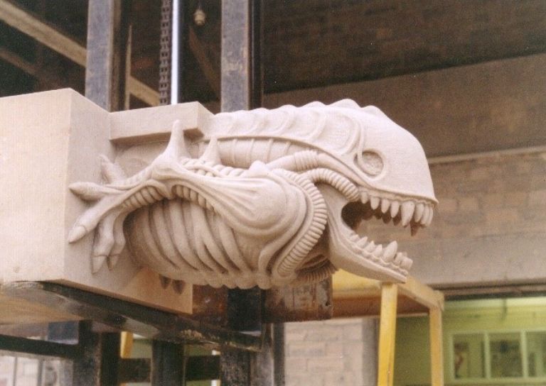 Ксеноморф в аббатстве Пэйсли: самый странный «артефакт» Шотландии - 4