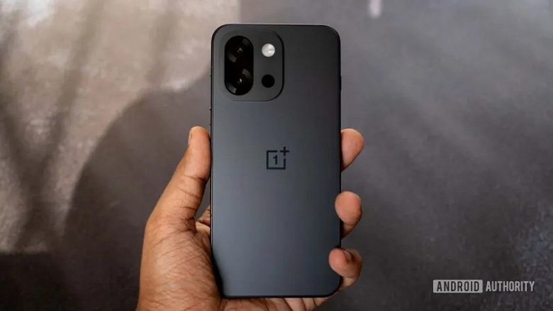Компактный флагман OnePlus 15T может получить ещё более крупный аккумулятор, чем сообщалось ранее