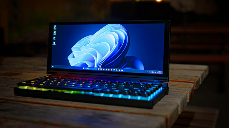 13-дюймовый экран 21:9, 16ГБ/1ТБ памяти, механическая клавиатура и Ryzen AI 9 HX 370 при цене 400 долларов. На Kickstarter вышел необычный ноутбук Keebmon