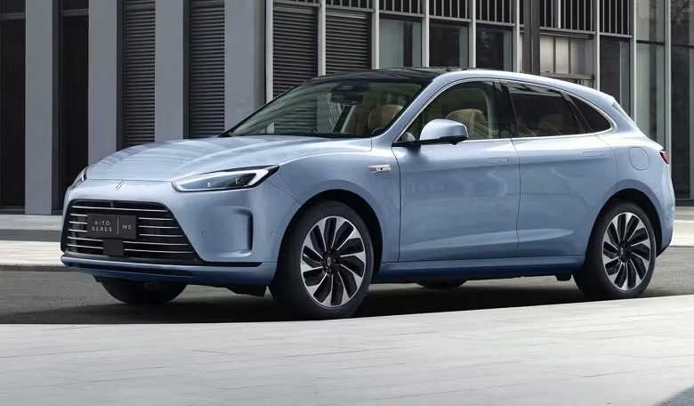 Аттракцион щедрости закрыт: 662-сильный полноприводный кроссовер Seres M5 подорожал в России на 510 тыс. рублей