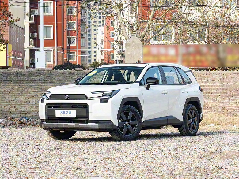 Новый Toyota RAV4 поступил в продажу в Китае, цена стартует всего лишь от 152 тыс. юаней (1,75 млн рублей)