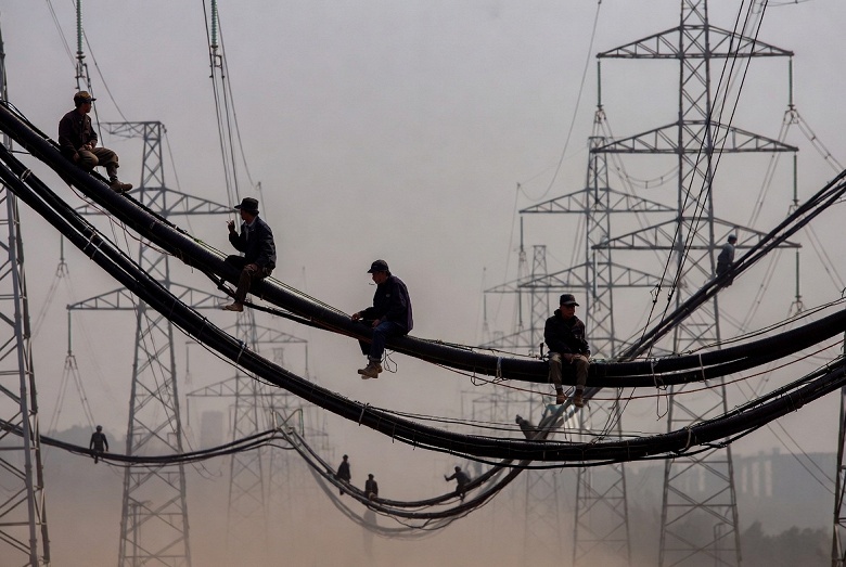 3000 метров высоковольтных линий, 13 краж и приговоры до 13 лет тюрьмы. В Китае осудили бригаду за кражу энергокабелей