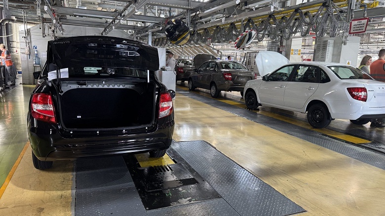 Кризис закончился? АвтоВАЗ вернул пятидневную рабочую неделю и зарплату 100%