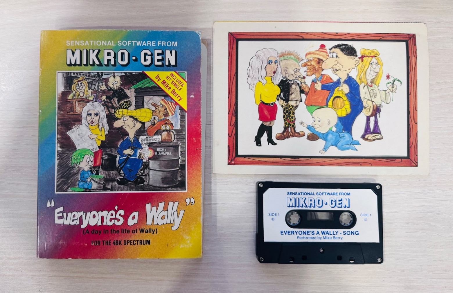 Комплект Everyone’s a Wally из моей коллекции: коробка, открытка с главными героями и кассета с игрой и песней