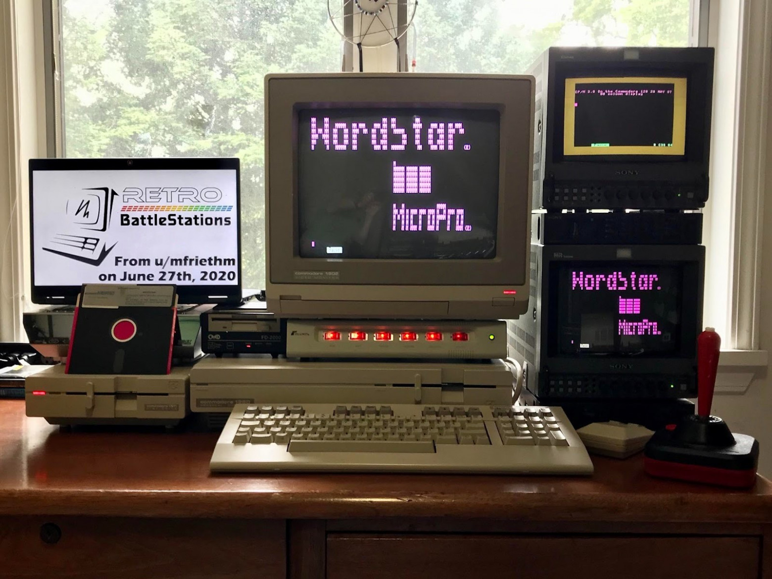 WordStar 3.3 на компьютере Commodore C128DCR. Источник