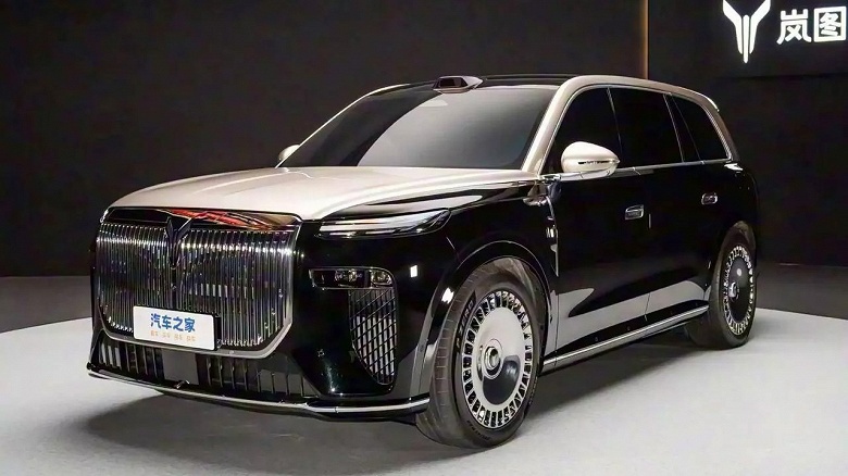 Конкурент Li Auto L9 от Voyah уже едет в Россию. «Параллельный» Voyah Taishan с пневмоподвеской и полноуправляемым шасси оценили в 8,35 млн рублей - 1 Конкурент Li Auto L9 от Voyah уже едет в Россию. «Параллельный» Voyah Taishan с пневмоподвеской и полноуправляемым шасси оценили в 8,35 млн рублей