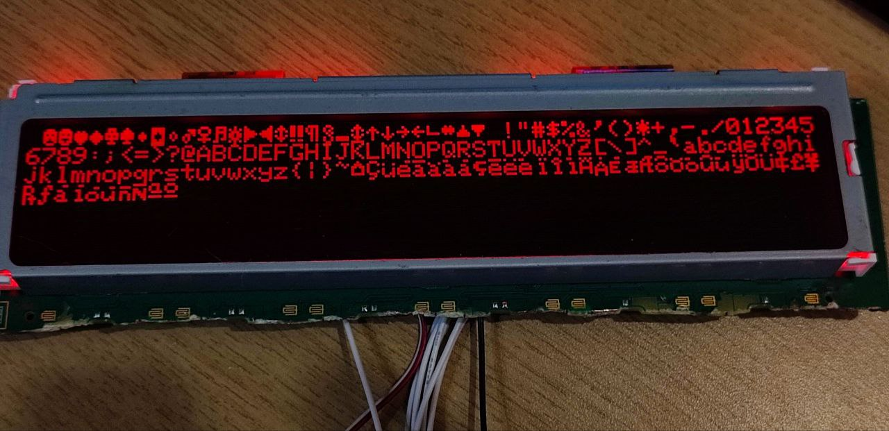 Красиво выглядит одноцветная подсветка, например на красной, мне кажется, контрастность выше всего.