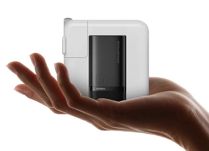 Очень маленькое, но мощное зарядное устройство Cuktech 6 Mini GaN стоит всего 16 долларов, и это с 240-ваттным кабелем в комплекте