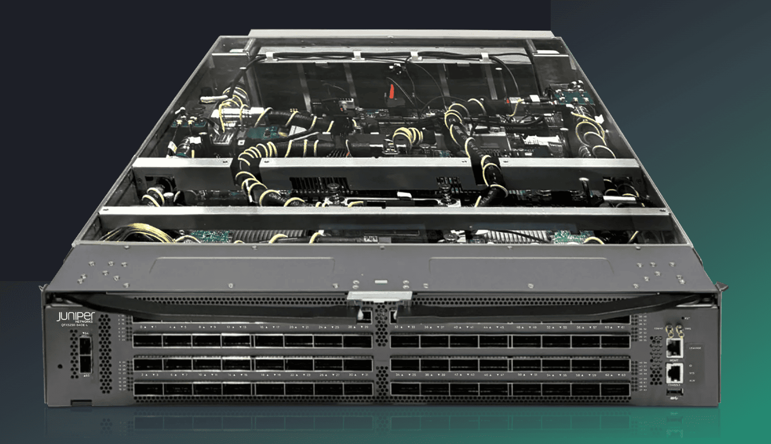 Juniper Networking QFX5250. Источник.