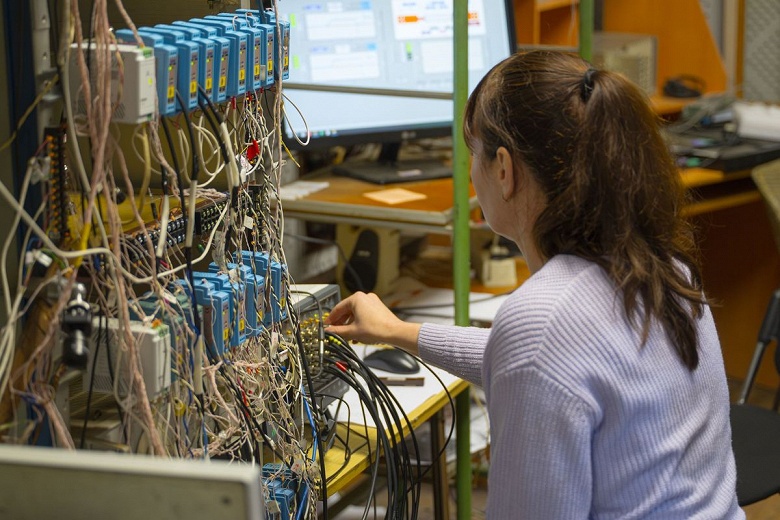 Энергия будущего становится ближе: &laquo;Росатом&raquo; испытал уникальный сверхпроводник для токамака нового поколения