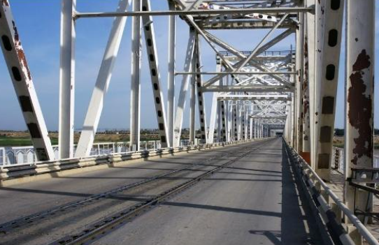 Мост Дружбы в Термезе (Узбекистан)