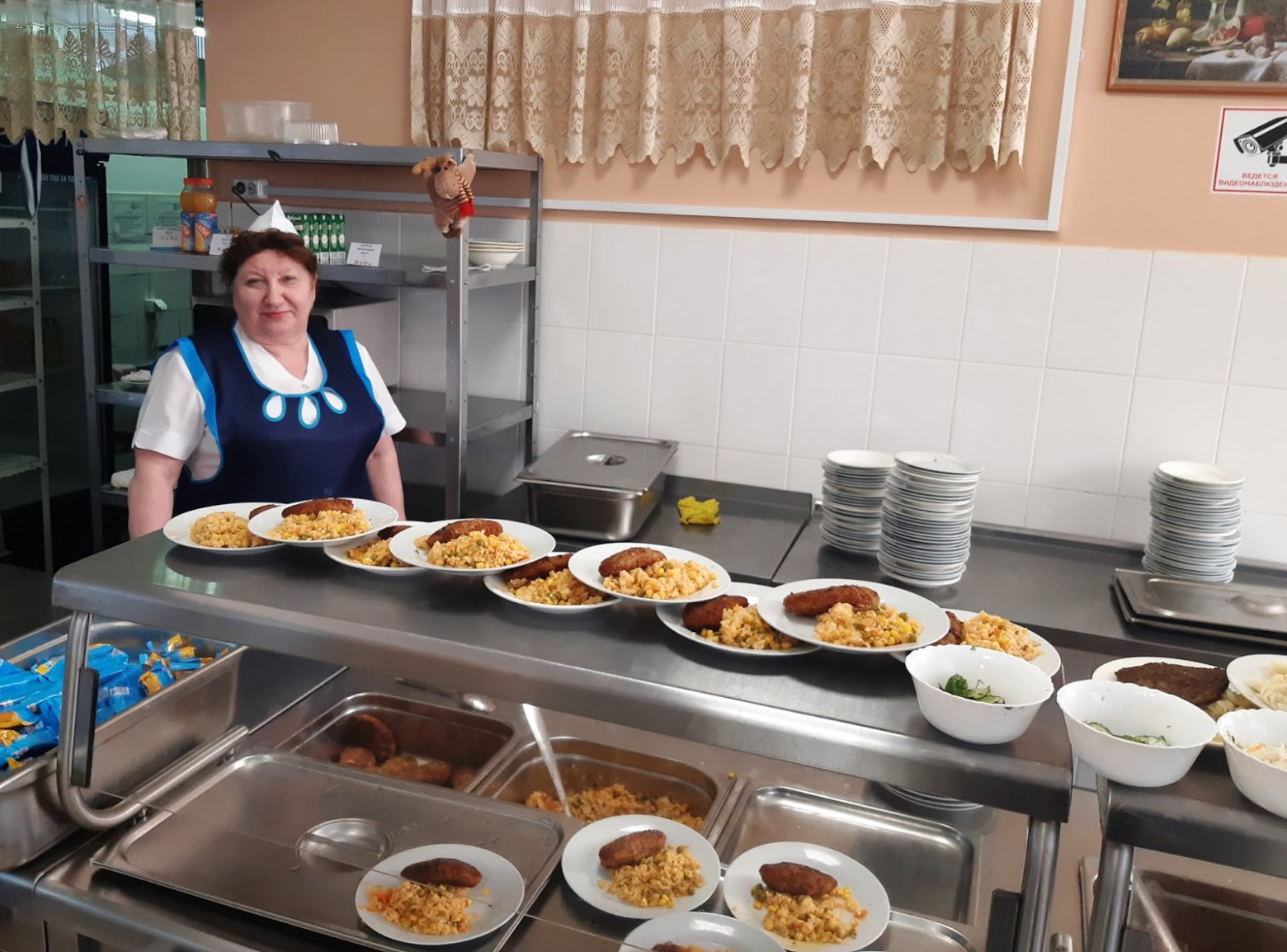 Блюда должны быть готовы к 11 утра.