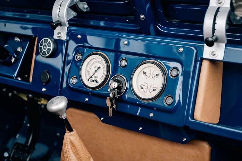 Классический Land Rover получил 430-сильный V8 и люксовый рестомод - 2 Классический Land Rover получил 430-сильный V8 и люксовый рестомод