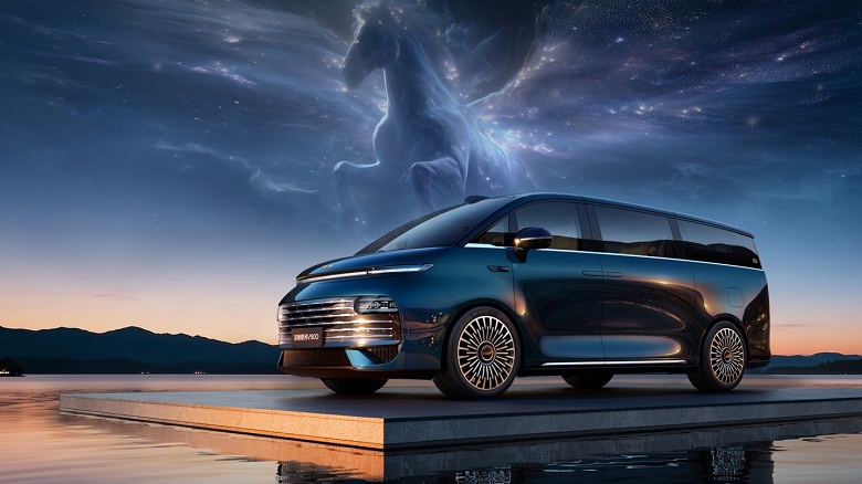 Toyota Alphard отдыхает. Представлен Geely Galaxy V900: 462 л.с., полный привод, пневмоподвеска, 1220 км на баке бензина и 10 граммов золота &mdash; всего 270 тыс. юаней (3 млн рублей)