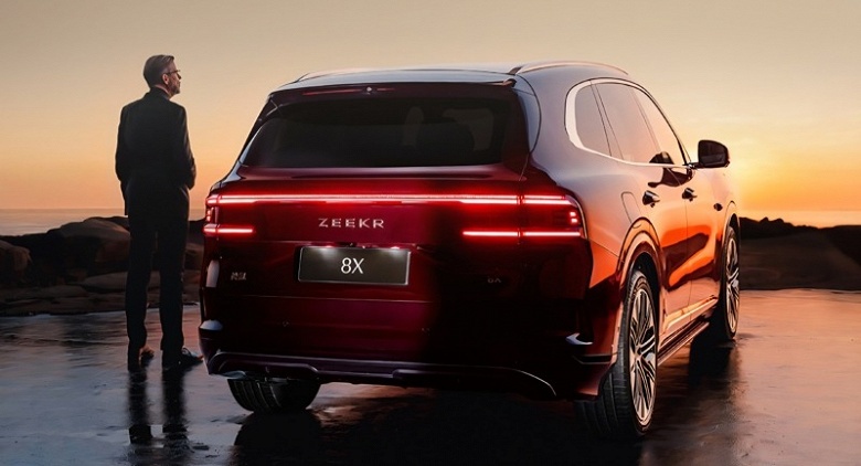 Пятиметровый Zeekr 8X с ДВС, который может далеко уехать и без бензина, показали до выхода - 1 Пятиметровый Zeekr 8X с ДВС, который может далеко уехать и без бензина, показали до выхода