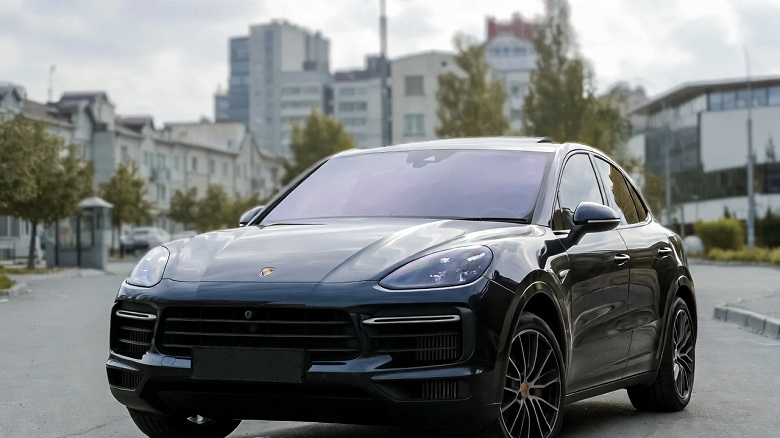 Владельцам Porsche в России предложат прошивку за 150 000 рублей, чтобы машины не блокировались из-за РЭБ