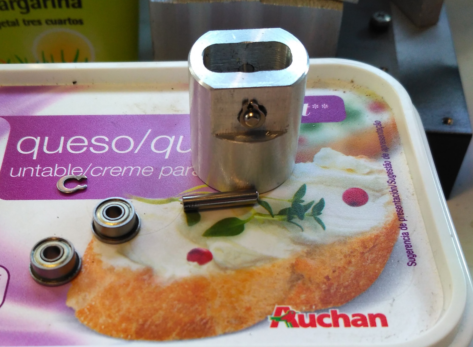 Поршень, проточки под кольцо ещё нет