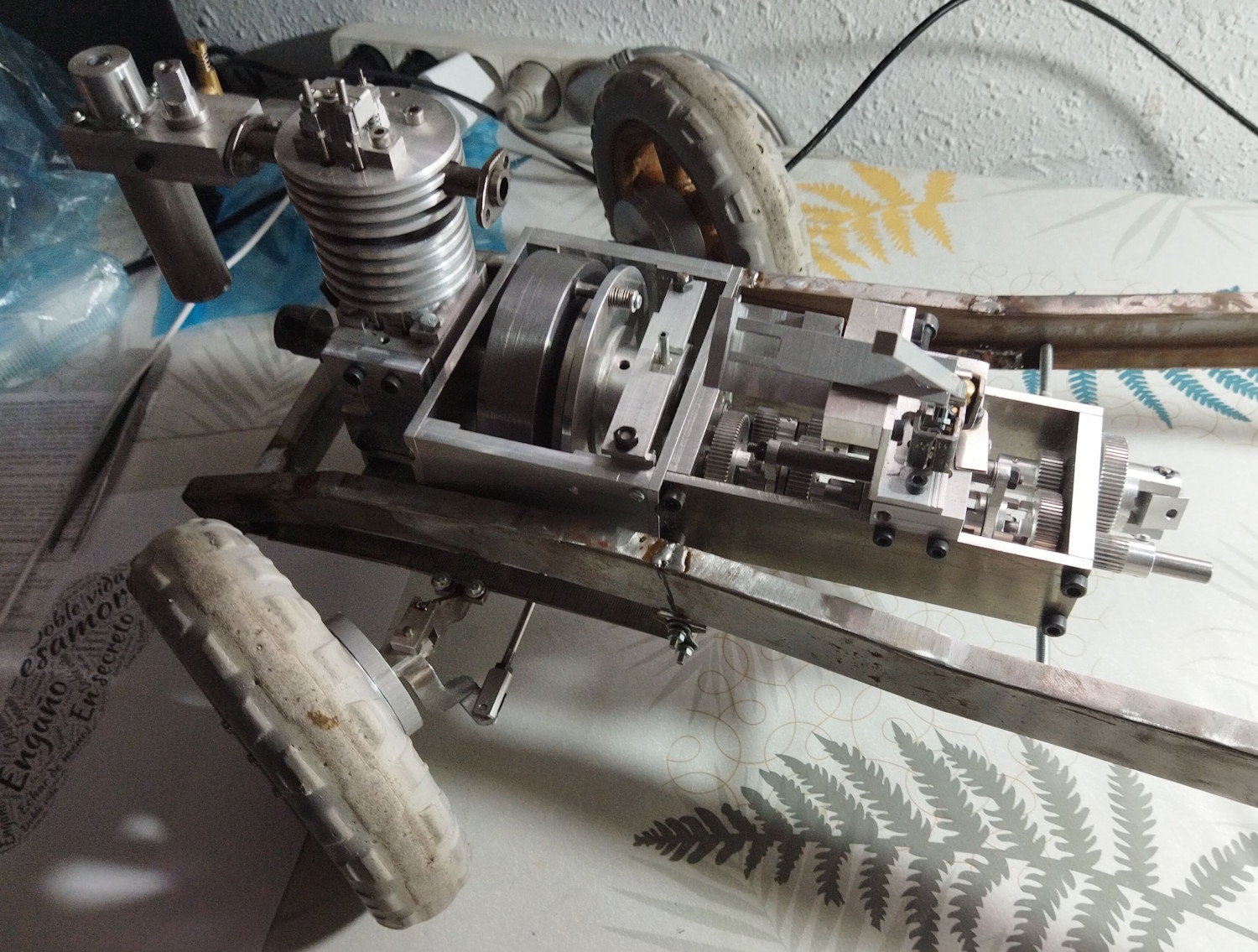 Второй, более удачный моторчик