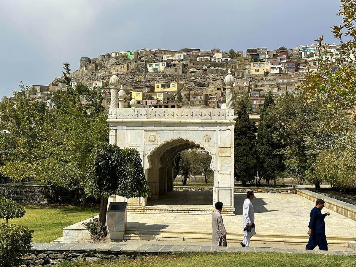 Одно из красивейших зданий Сада Бабура