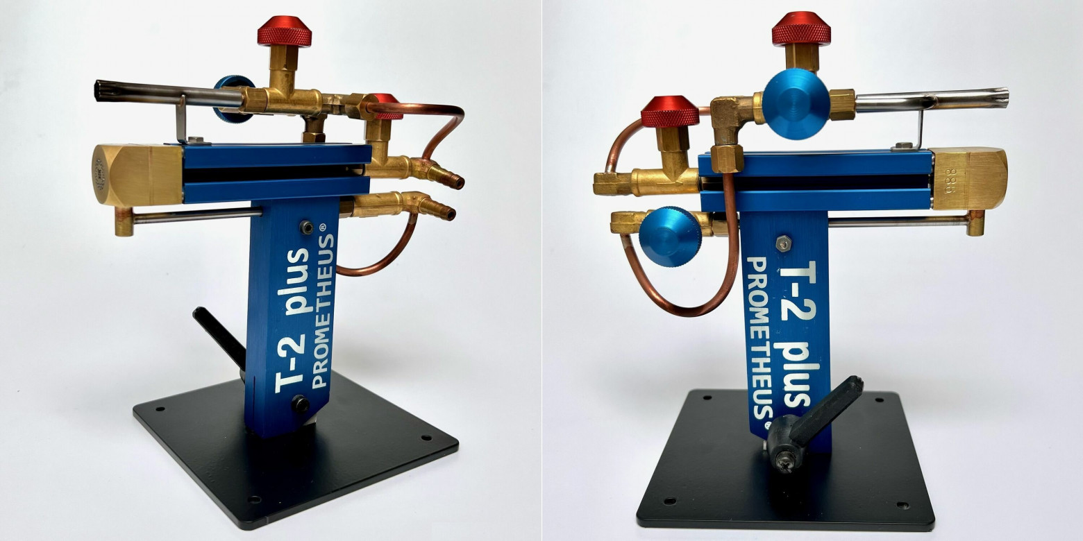 Фото 2.2. Сдвоенная некрупная капиллярная горелка Prometheus Т-2. Угловатая, поразительно технологичная конструкция, в основном из простых стандартных элементов