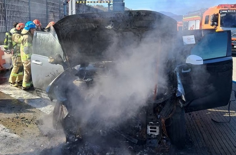 Hyundai Santa Fe нового поколения сгорел на ходу