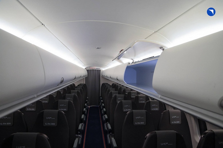 Ил-114-300 с полностью российским салоном показали внутри и снаружи - 2 Ил-114-300 с полностью российским салоном показали внутри и снаружи