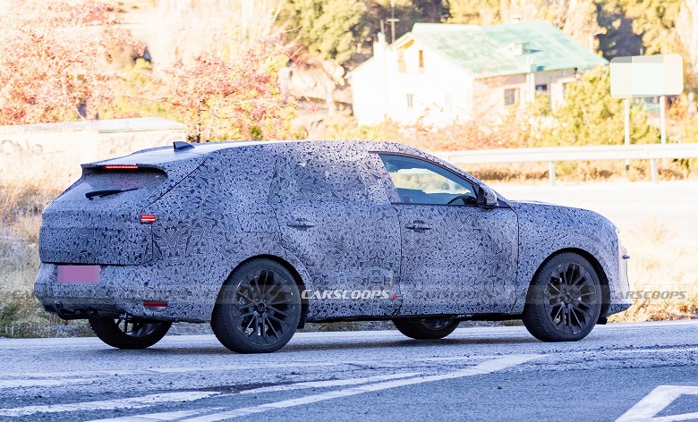 Европейский кросс-универсал по типу Lada Vesta SW Cross на платформе CMF-B как у Lada Iskra: новый универсал Dacia засняли на фото