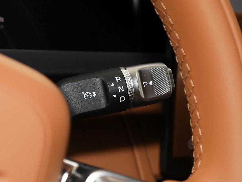 Похожий на Land Cruiser и Land Rover внедорожник Chery iCar V27 появился у дилеров в Китае. В 2026 году он должен официально приехать в Россию - 10 Похожий на Land Cruiser и Land Rover внедорожник Chery iCar V27 появился у дилеров в Китае. В 2026 году он должен официально приехать в Россию