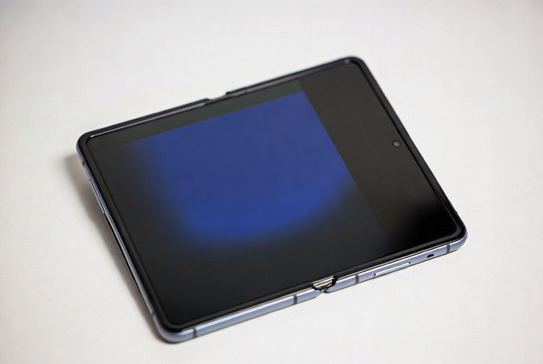 Samsung готовит рекордный старт: миллион смартфонов Wide Fold должен отвлечь внимание от iPhone Fold - 1 Samsung готовит рекордный старт: миллион смартфонов Wide Fold должны отвлечь внимание от iPhone Fold