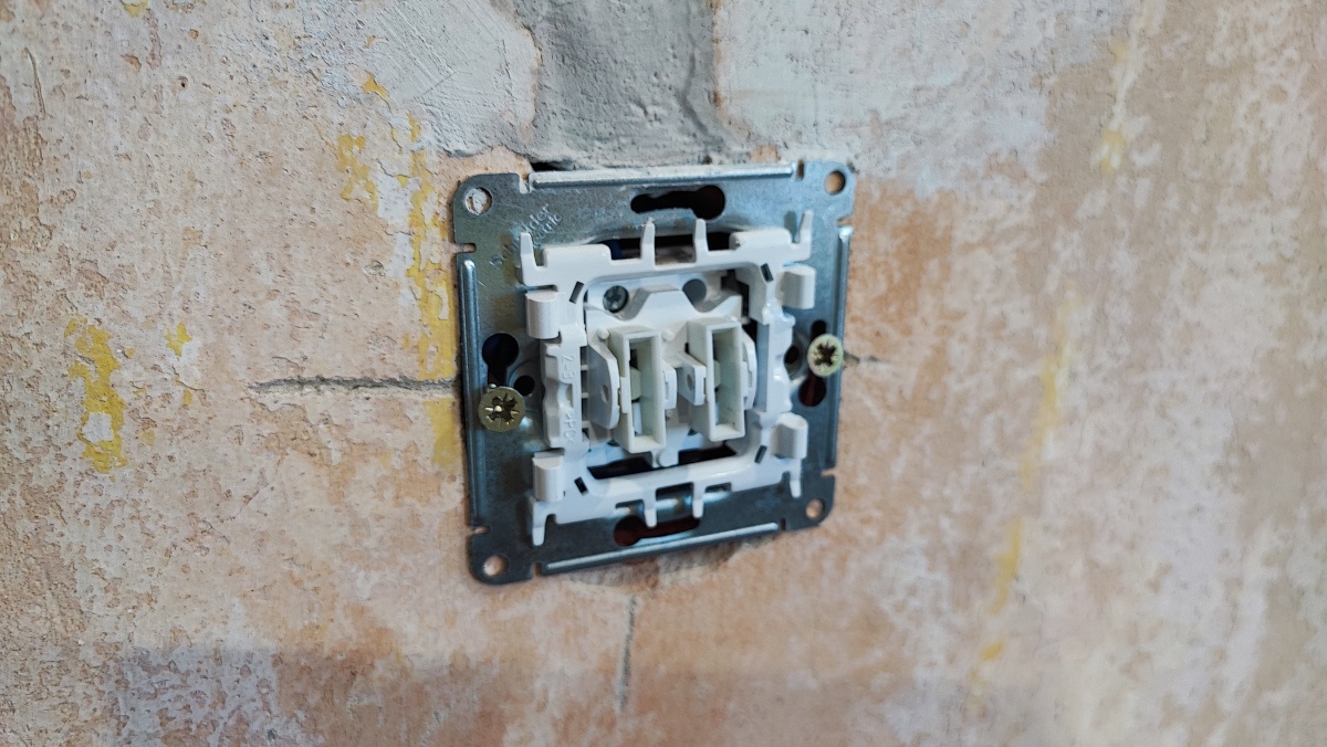 Установка выключателя сверху