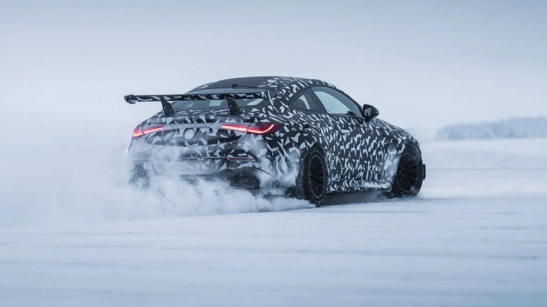 Mercedes-AMG с совершенно новым V8 показали вживую