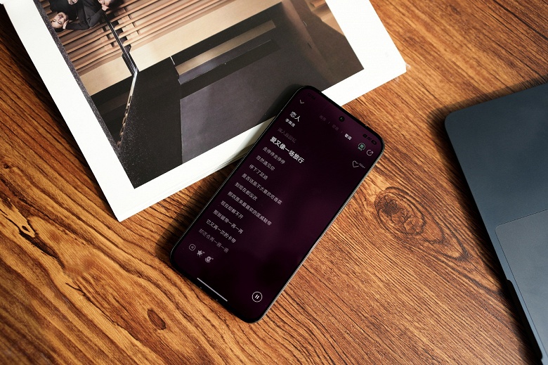 9000 мАч, 100 Вт, SoС Dimensity 9500s, IP69 и не совсем флагманская камера. Redmi Turbo 5 Max показали вживую сразу после презентации