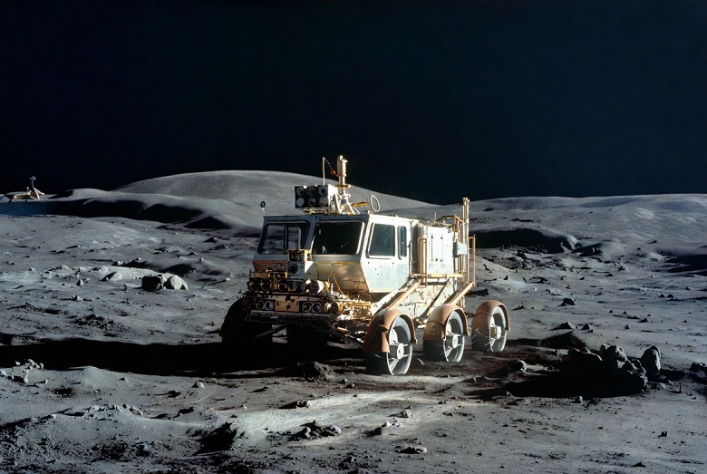Луноходы для будущей российской лунной станции смогут развивать скорость до 5 км ч - 1 Луноходы для будущей российской лунной станции смогут развивать скорость до 5 км/ч