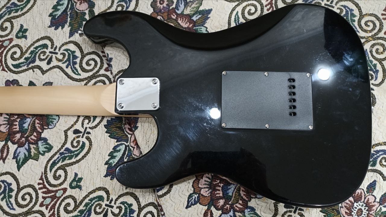 Levinson LS-300 — одна из самых дешёвых электрогитар - 13