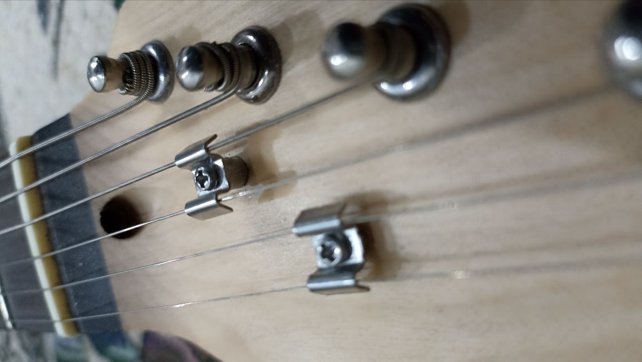 Levinson LS-300 — одна из самых дешёвых электрогитар - 36