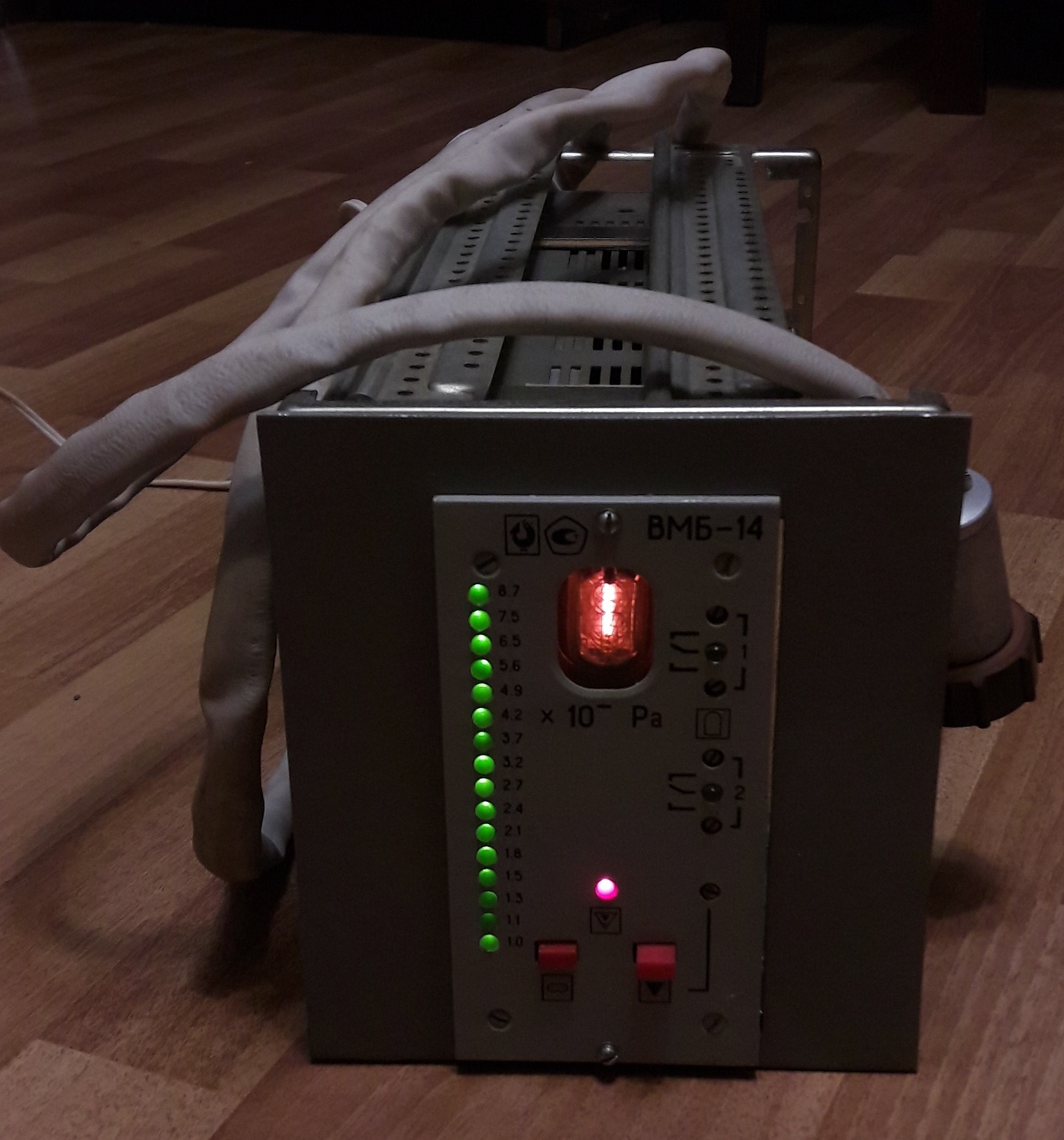 Растровый электронный микроскоп МРЭМ-100. Невымерший советский мамонт. Часть 1. Спячка - 11