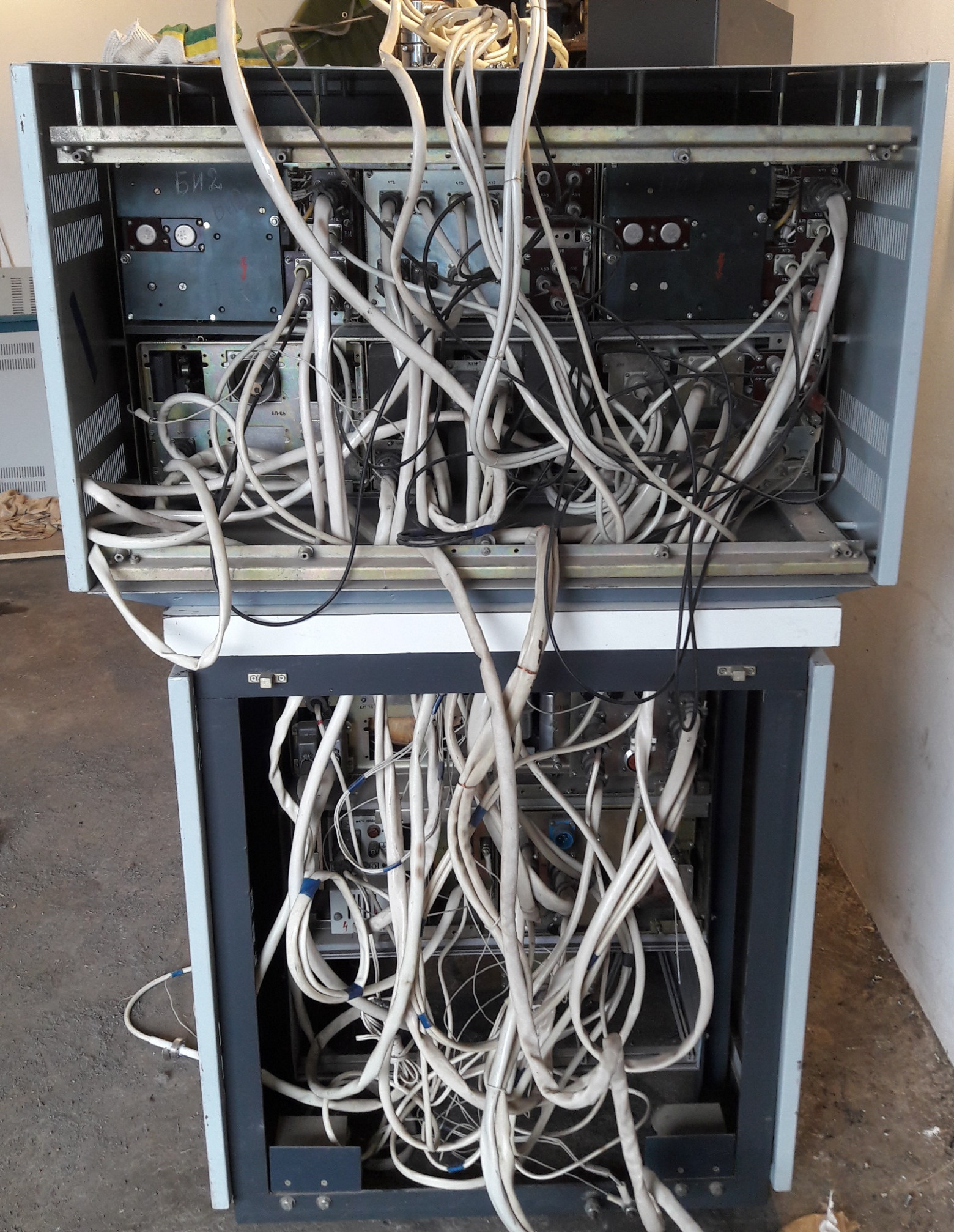 Растровый электронный микроскоп МРЭМ-100. Невымерший советский мамонт. Часть 1. Спячка - 4