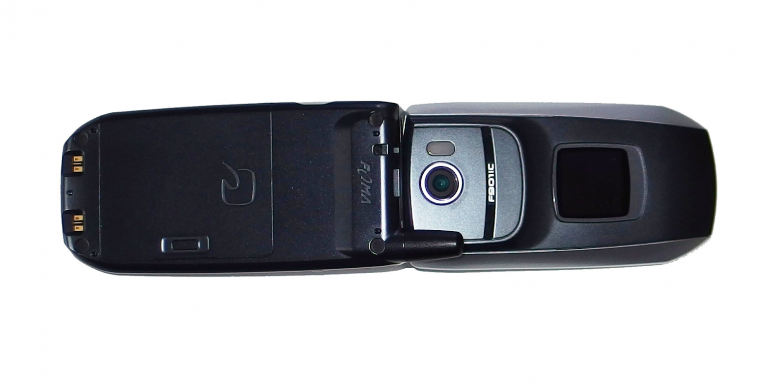 Мобильный телефон, совместимый с Osaifu-Keitai, от NTT Docomo