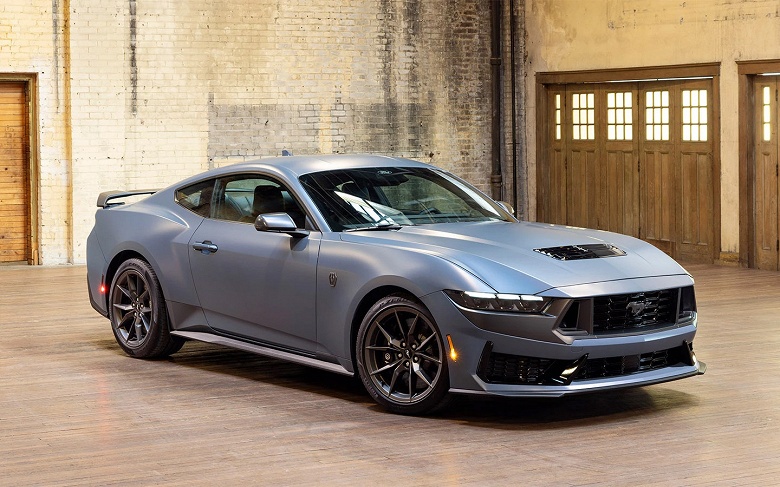 Крупный дилер привез в Россию 500-сильный Ford Mustang