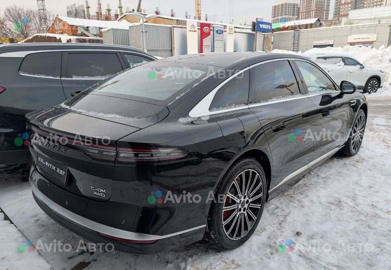 Мощный гибрид Exlantix ES7 для России: машину с запасом хода 1200 км и силовой установкой на 446 л.с. засняли в Москве