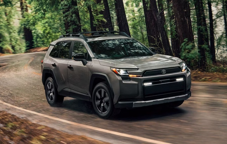 Новый Toyota RAV4 — с наценкой в 5000 долларов и допами на 3000 долларов: американские дилеры не стесняются завышать цены на популярный кроссовер - 1 Новый Toyota RAV4 — с наценкой в 5000 долларов и допами на 3000 долларов: американские дилеры не стесняются завышать цены на популярный кроссовер