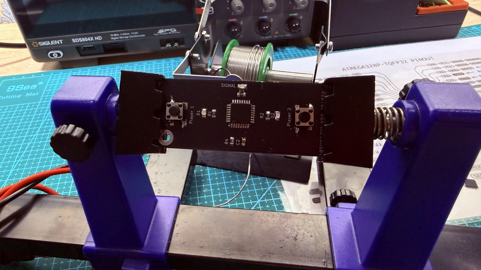 Мой первый DIY-гаджет: Игра на реакцию для двух игроков на ATmega328P (без Arduino) - 8