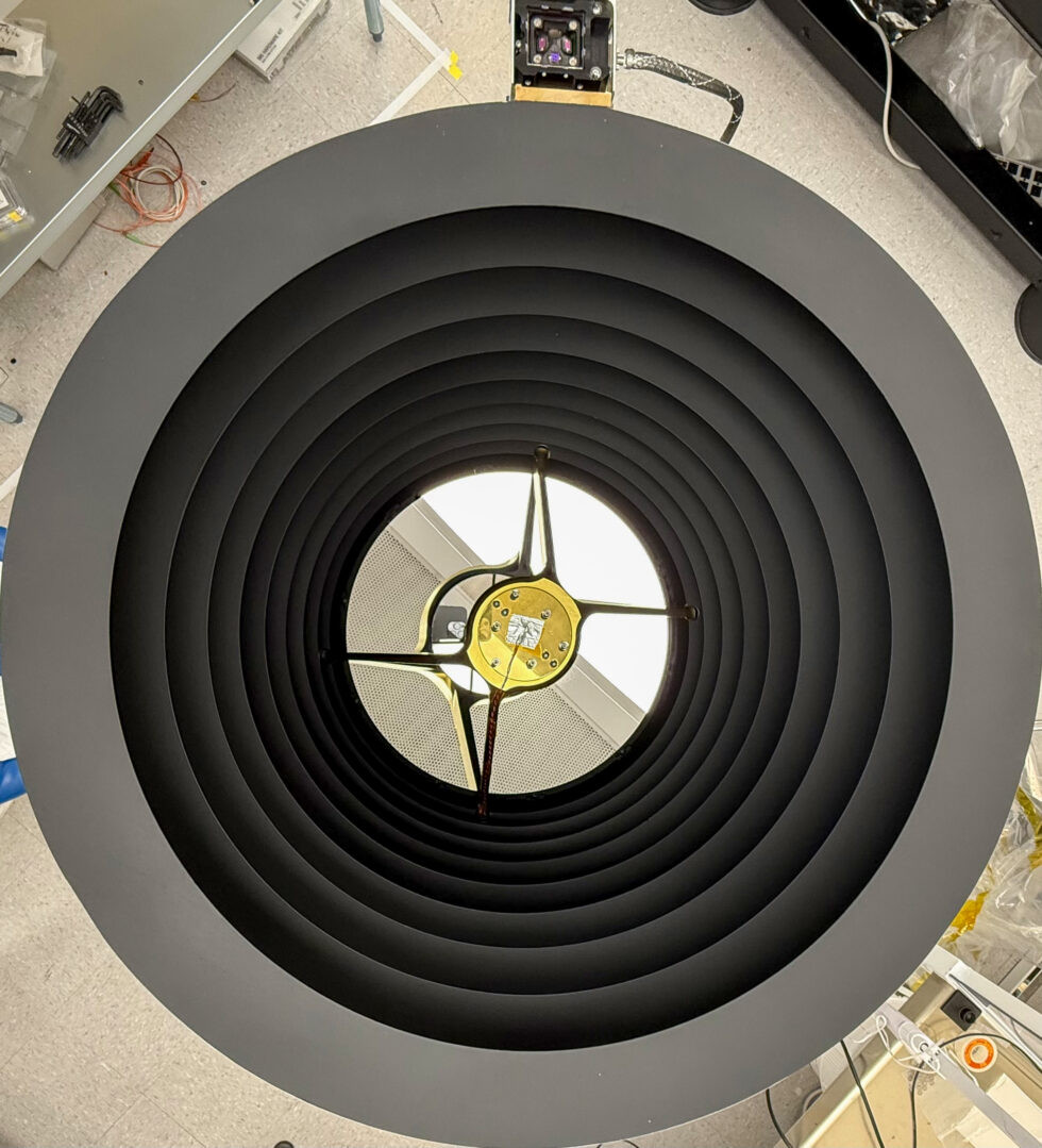  Взгляд в окуляр 45-сантиметрового телескопа «Пандора»