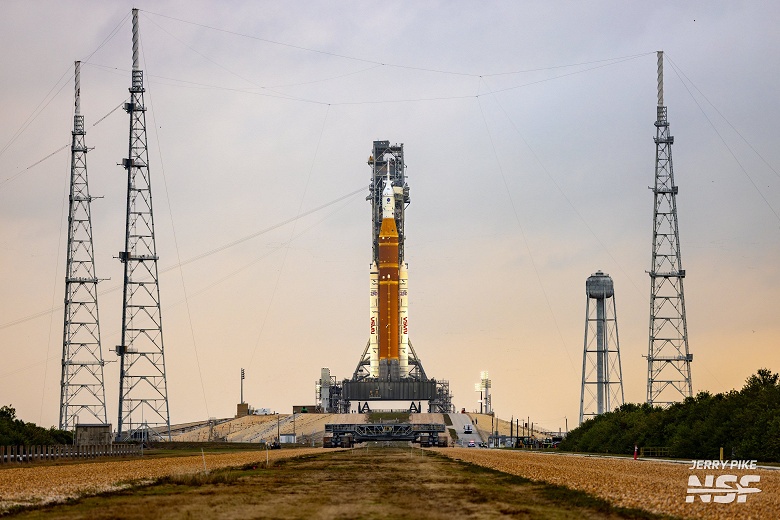 Первая пилотируемая миссия к Луне за более чем 50 лет отложена - 1 Первая пилотируемая миссия к Луне за более чем 50 лет отложена