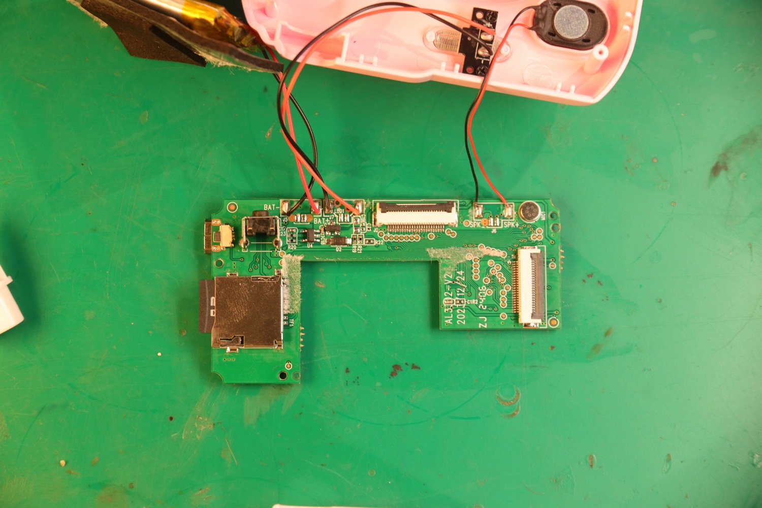 Я отреверсил процессор, чтобы улучшить детскую фотокамеру - 2