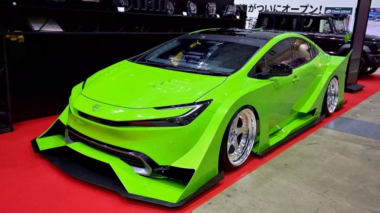Prius, которого не ждали: японцы доработали Toyota в стиле босодзоку - 1 Prius, которого не ждали: японцы доработали Toyota в стиле босодзоку
