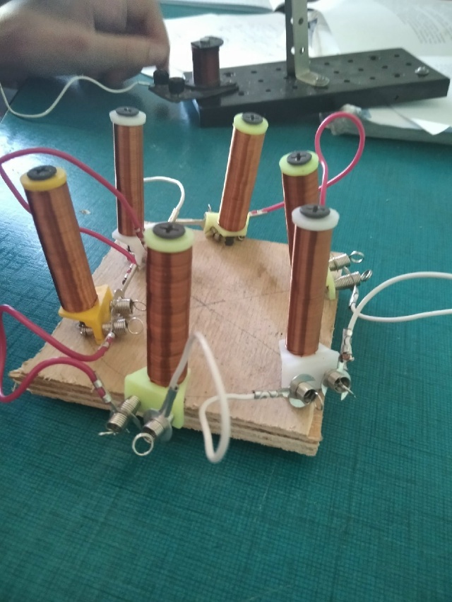 Рисунок 2. Основание с катушками.