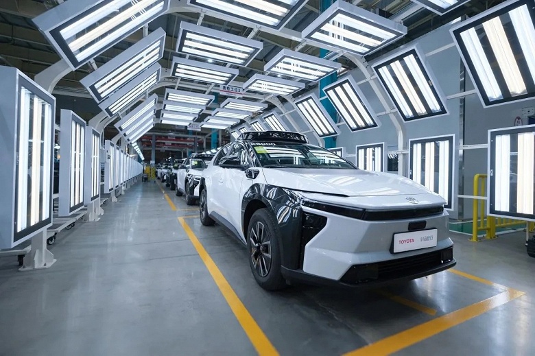 Первый Toyota Platinum 4X сошел с конвейера - 1 Первый Toyota Platinum 4X сошел с конвейера