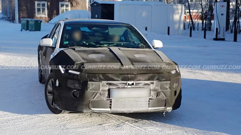 Hyundai Elantra нового поколения засняли на дороге